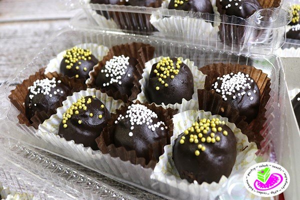 chocolate peanut butter balls 0