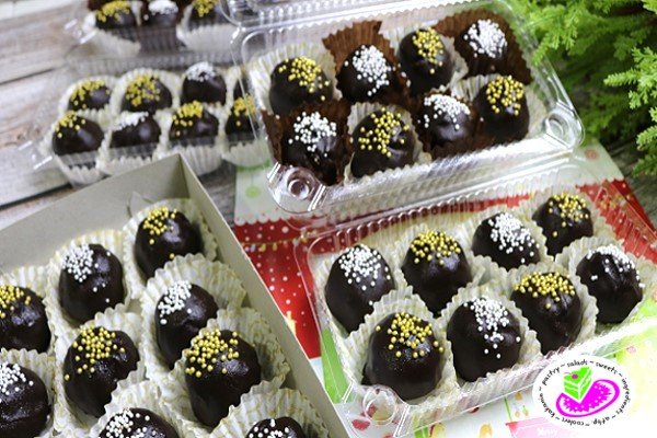 chocolate peanut butter balls 1